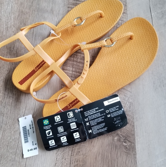 NWT - Ipanema t-strap sandals - Picture 2 of 7